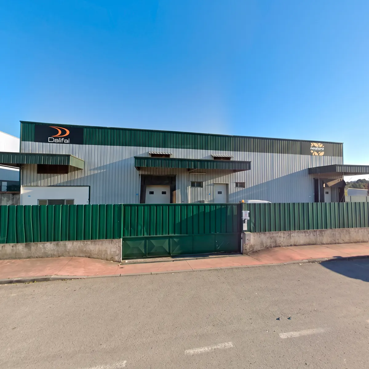 Fachada da unidade fabril da Dalifal em Sangalhos